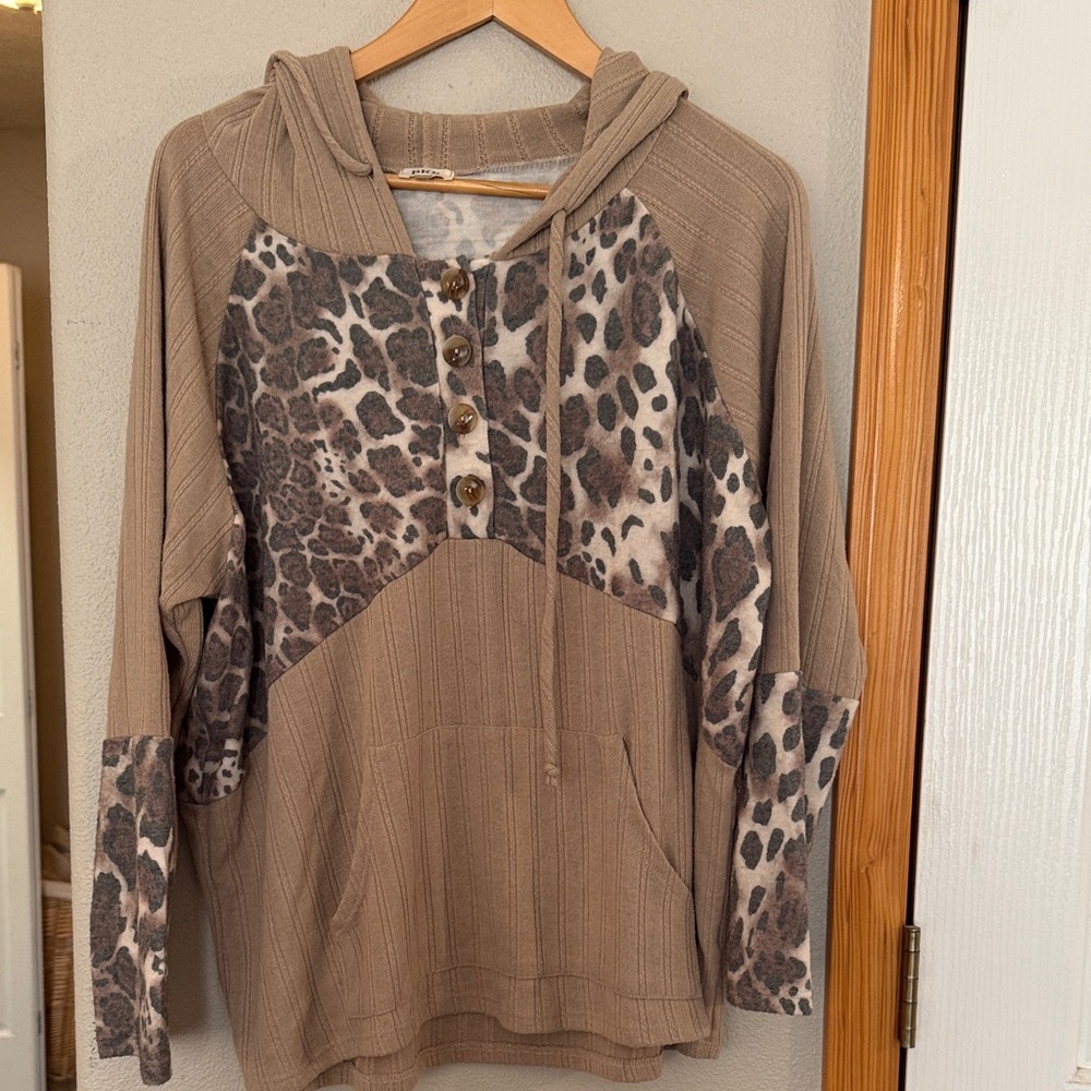 BKE Tan and Leopard Print Button-Up Hoodie